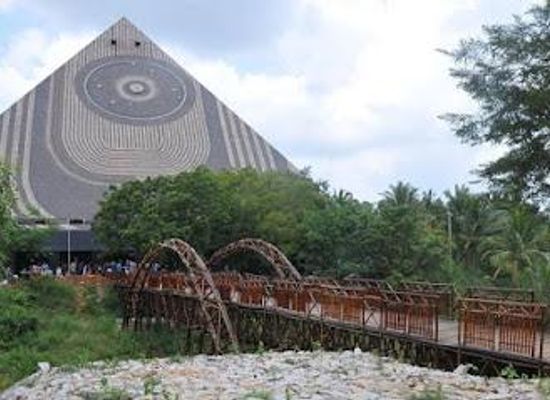 india/bengaluru/attraction/pyramid-valley-international