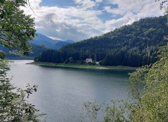 romania/fagaras-mountains/attraction/rwchlake-view-point