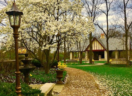 illinois/prairie-state/attraction/kennicott-s-grove-nature-preserve