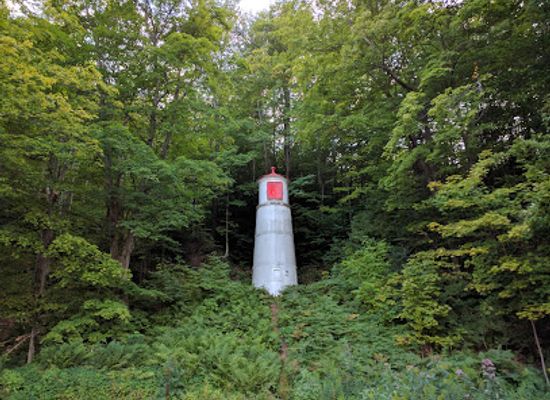 michigan/upper-peninsula/attraction/munising-rear-range-lighthouse