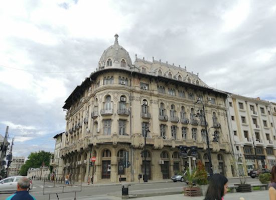 romania/craiova/attraction/piata-regele-ferdinand-si-regina-maria