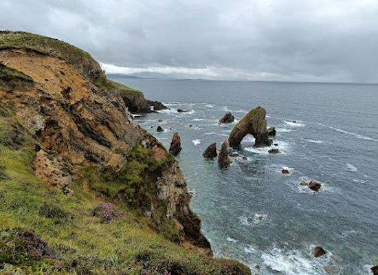 ireland/slieve-league-cliffs/attraction/crohy-head-sea-arch