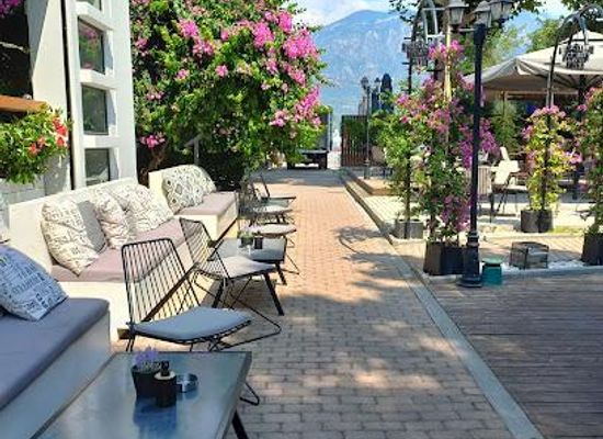 greece/kalamata/attraction/kalamata-beach-volley-beach-bar