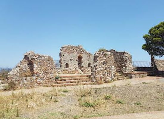 italy/taormina/attraction/castello-di-mola