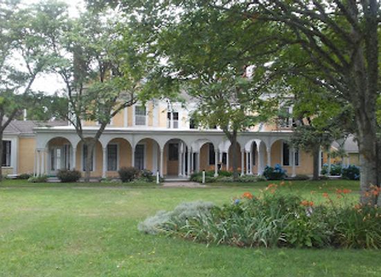 massachusetts/cape-cod/attraction/the-crosby-mansion