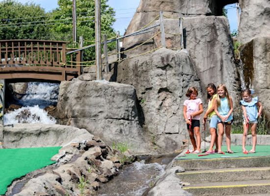 pennsylvania/laurel-highlands/attraction/caddie-shak-family-entertainment-center