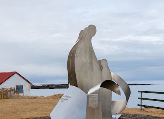 iceland/snafellsbar-area/attraction/beoio-i-von-grimur-marino