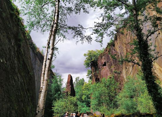france/limousin/attraction/les-pans-de-travassac