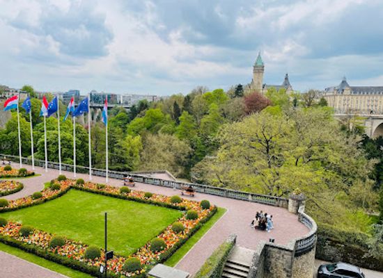 luxembourg/luxembourg-city/grund/attraction/place-de-la-constitution
