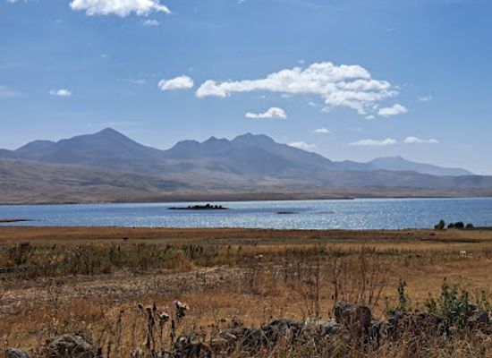 georgia/vardzia/attraction/picnic-area-by-the-lake