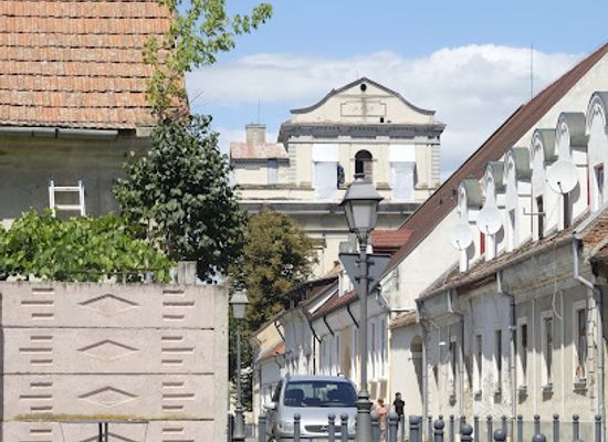 romania/alba/attraction/batthyaneum-library