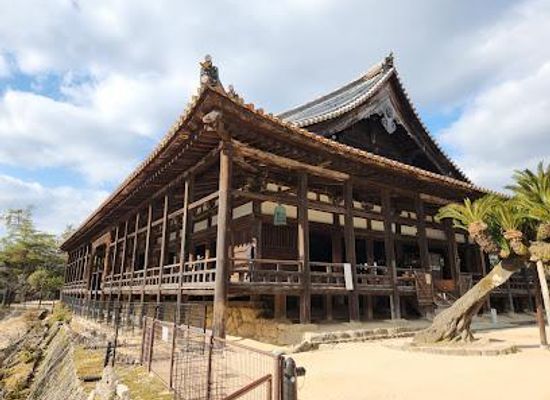 japan/suo/attraction/hokokujinja-senjokaku-pavilion