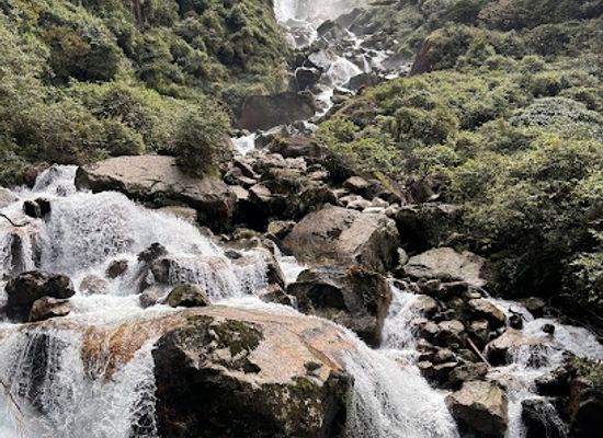 india/arunachal-pradesh/attraction/mawu-aando-waterfalls