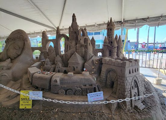 texas/south-padre-island/attraction/holiday-sand-sculpture-village