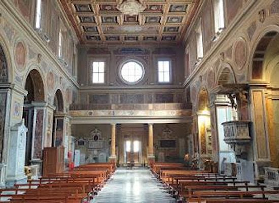 italy/rome/attraction/basilica-of-saint-lawrence-in-lucina