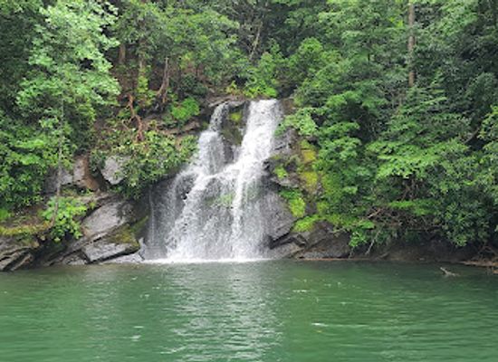 south-carolina/blue-ridge-mountains/attraction/water-fall
