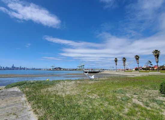 california/east-bay/attraction/middle-harbor-shoreline-park