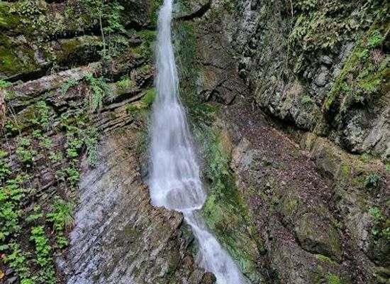 azerbaijan/gabala/attraction/yeddi-gozel-waterfall