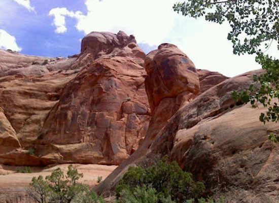utah/wasatch-range/attraction/hole-n-the-rock