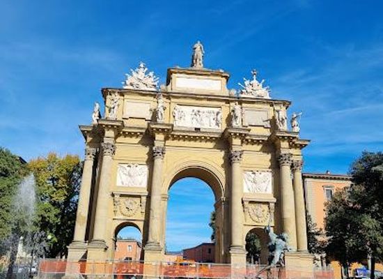 italy/florence/attraction/piazza-della-liberta