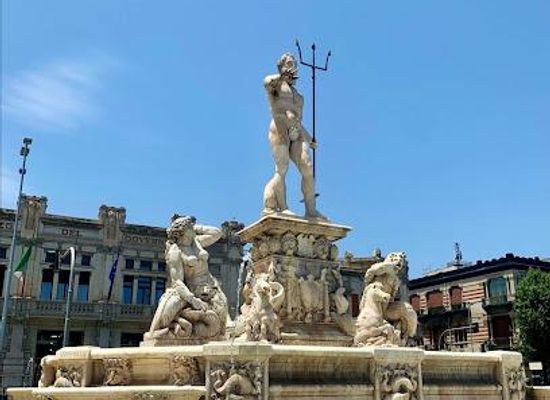 italy/calabria/attraction/fontana-di-nettuno
