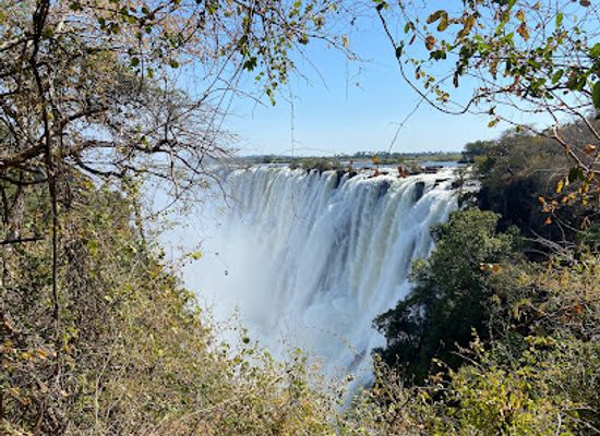 zambia/kalambo-falls-area/attraction/mosi-oa-tunya-national-park