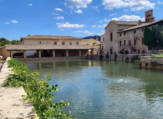 italy/montepulciano/attraction/bagno-vignoni