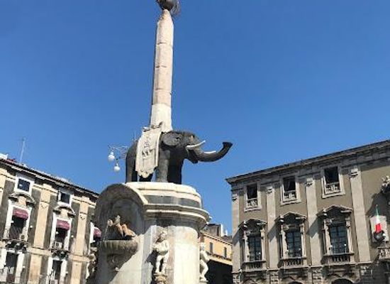 italy/catania/attraction/fontana-dell-elefante-u-liotru
