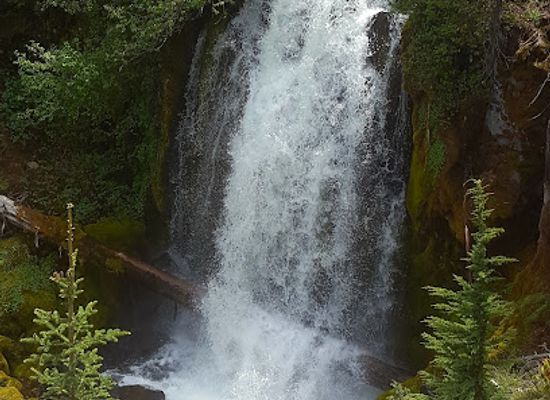 oregon/deschutes-county/attraction/bridge-creek-falls