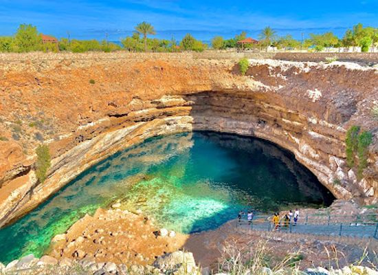oman/ash-sharqiyah-south-governorate/attraction/bimmah-sinkhole