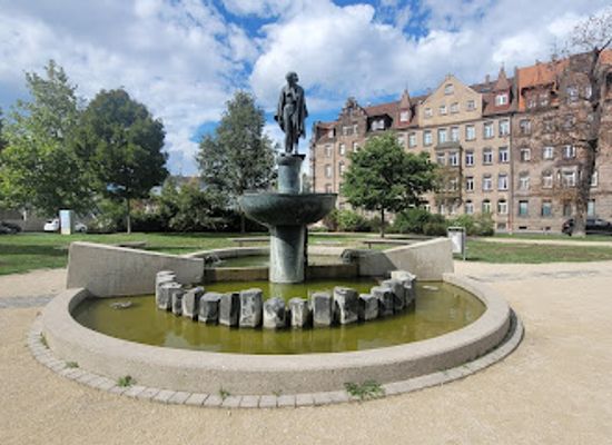 germany/nuremberg/attraction/norisbrunnen