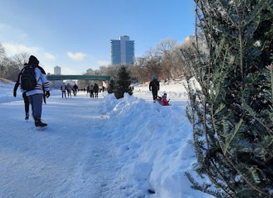 canada/winnipeg/attraction/riverwalk-trail
