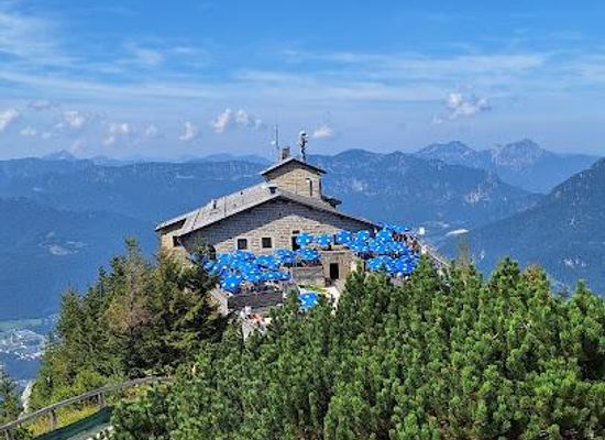 austria/tennengau/attraction/eagles-nest-historical-tours