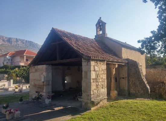 croatia/dalmatia/attraction/sv-kuzma-i-damjan-gomilica-pl-dom-putalj-central-dalmatia-croatia-theme-trails
