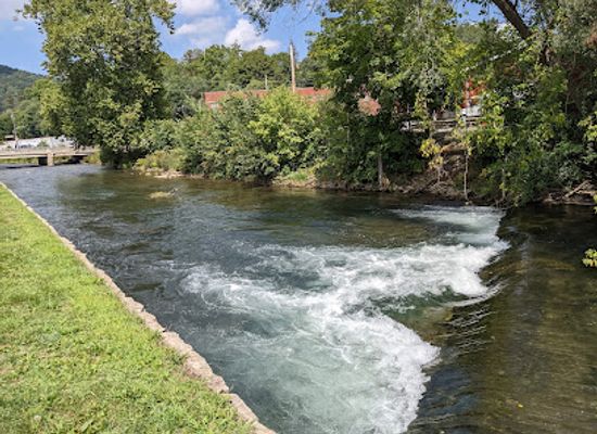 pennsylvania/happy-valley/attraction/bellefonte-waterfront-walkway