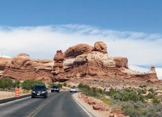 utah/arches-national-park/attraction/arches-scenic-dr