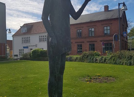 denmark/nastved/attraction/the-violin-girl
