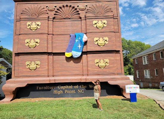 north-carolina/piedmont/attraction/world-s-largest-chest-of-drawers