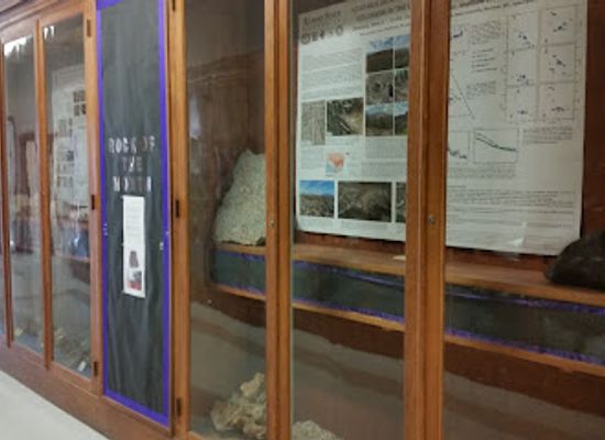 kansas/northeast-kansas/attraction/bayer-memorial-geology-plaza