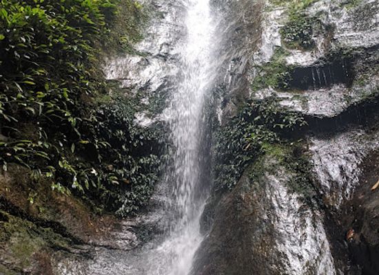 malaysia/sarawak/attraction/santubong-embang-waterfall