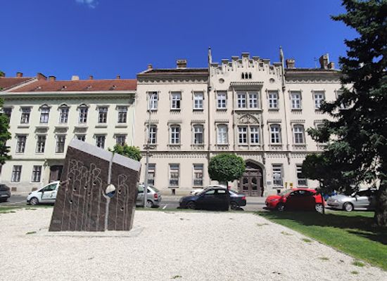 hungary/sopron-wine-region/attraction/egykori-takarekpenztar-epulete