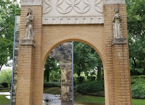 arkansas/central-arkansas/attraction/central-high-museum