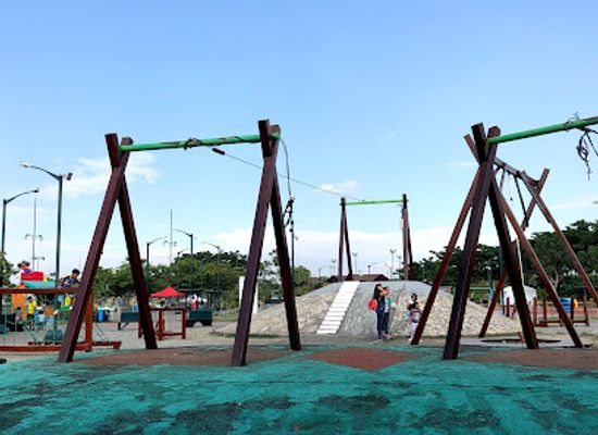 ecuador/guayaquil/attraction/samanes-park