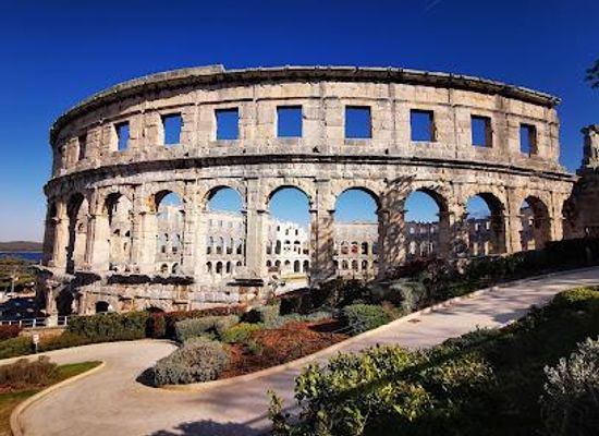 croatia/pula/attraction/pula-arena
