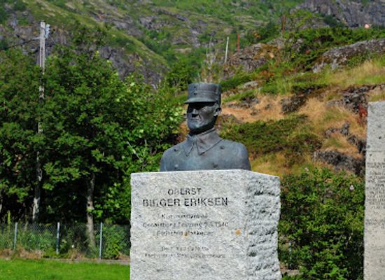 norway/lofoten/attraction/byste-av-oberst-birger-eriksen