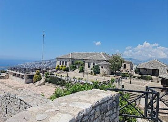 albania/gjirokaster/attraction/kalaja-e-lekuresit