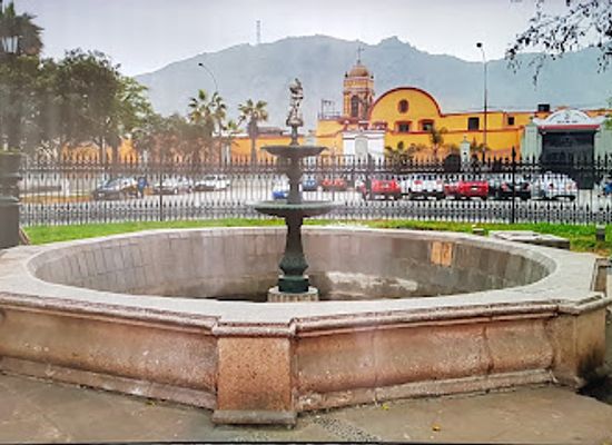 peru/callao/attraction/alameda-de-los-descalzos