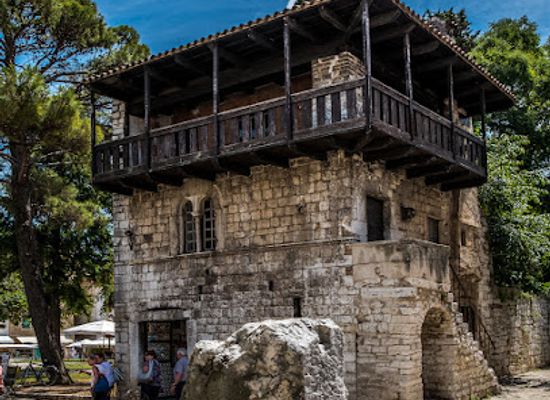 croatia/istrian-peninsula/attraction/the-romanesque-house
