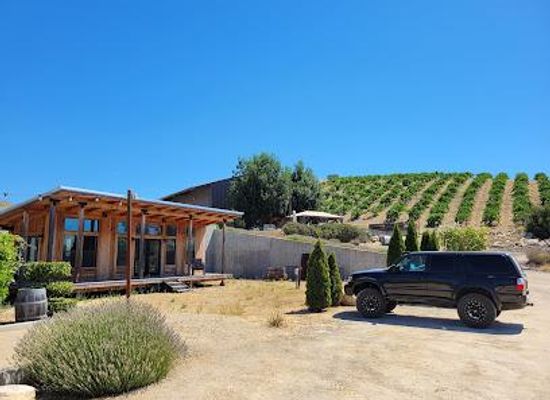 california/central-coast/attraction/mid-point-winery-radial-estate-formerly-rotta-winery