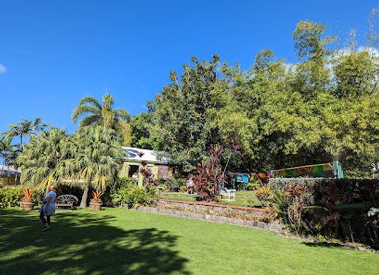 saint-kitts-and-nevis/pinney-s-beach/attraction/caribelle-batik-at-romney-manor